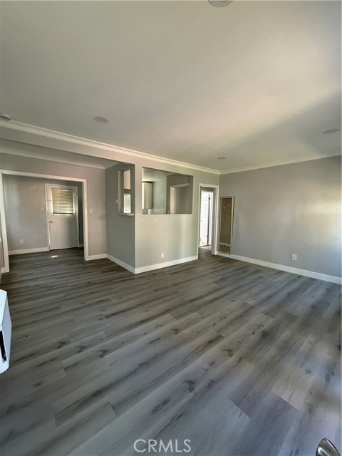 Detail Gallery Image 5 of 11 For 2293 Grand Ave, Long Beach,  CA 90815 - 2 Beds | 1 Baths