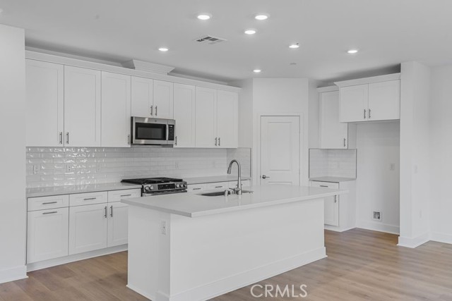 Detail Gallery Image 4 of 21 For 34610 Clementine St, French Valley,  CA 92596 - 5 Beds | 3 Baths