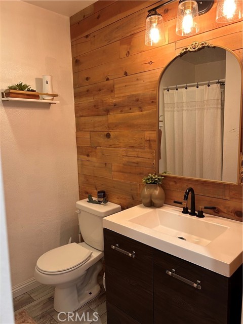 Detail Gallery Image 6 of 8 For 25948 Corte Antigua, Moreno Valley,  CA 92551 - 5 Beds | 2/1 Baths