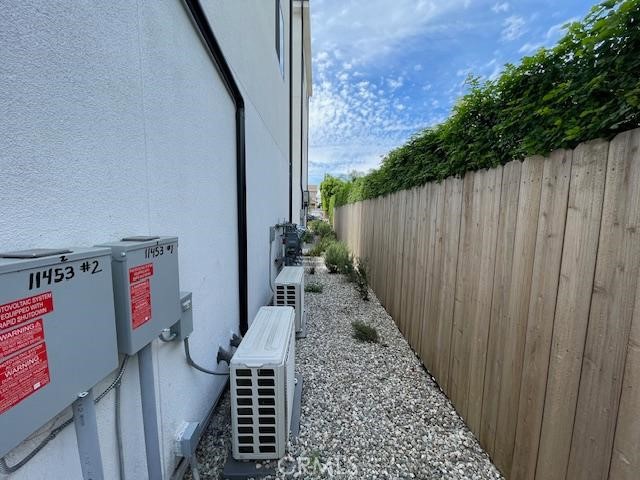 Image 9 of 21 For 11451 Victory Boulevard