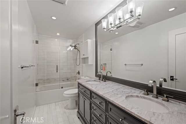 North wing bathroom