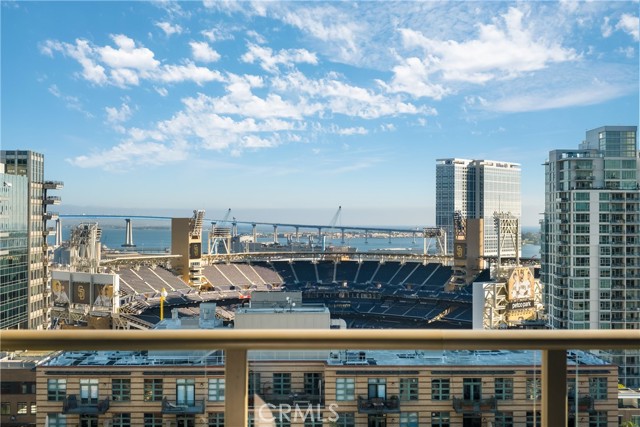 Detail Gallery Image 14 of 31 For 800 the Mark Ln #1806,  San Diego,  CA 92101 - 1 Beds | 1/1 Baths