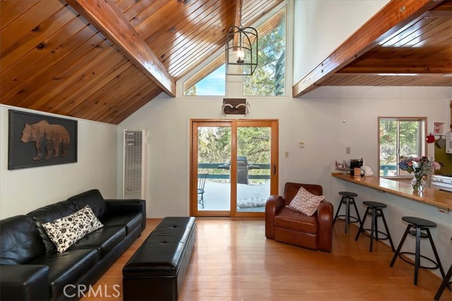 Detail Gallery Image 5 of 37 For 1370 Primrose Ct, Big Bear Lake,  CA 92315 - 2 Beds | 1/1 Baths