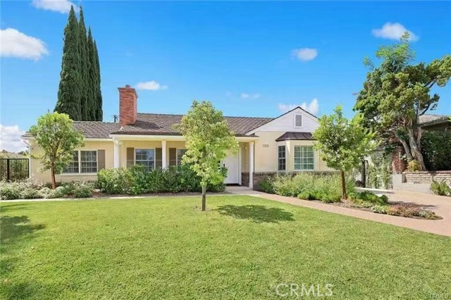 1315 S San Gabriel Boulevard, San Marino CA: https://media.crmls.org/medias/e55e7bf2-cf6d-433c-8a80-ce2de4ae4f4b.jpg