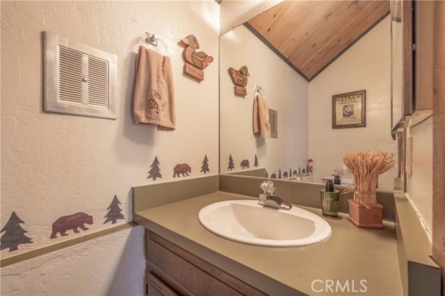 Detail Gallery Image 30 of 44 For 41935 Switzerland Dr #110,  Big Bear Lake,  CA 92315 - 3 Beds | 2/1 Baths