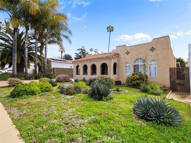 Detail Gallery Image 2 of 39 For 1168 Justin Ave, Glendale,  CA 91201 - – Beds | – Baths