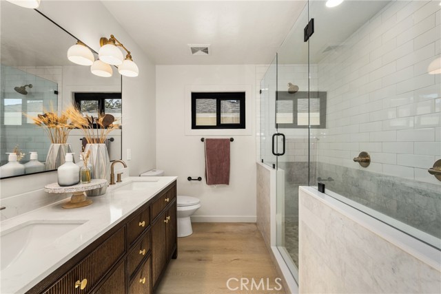 Image 38 of 69 For 1949 Chatwin Avenue