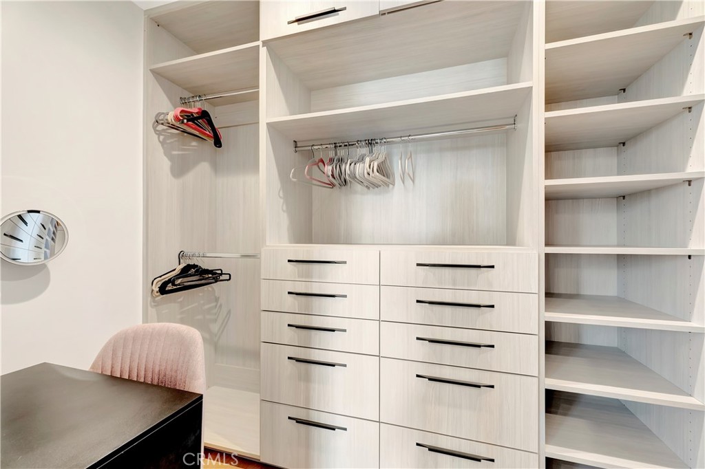 E55f81de Fa33 4c15 9912 9320987a0b8e