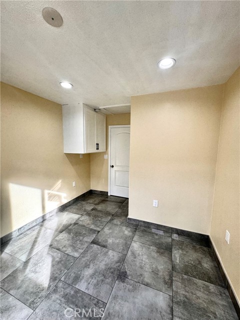 Detail Gallery Image 6 of 7 For 3538 1/4 W 108th St #3538 1/4,  Inglewood,  CA 90303 - 1 Beds | 1 Baths