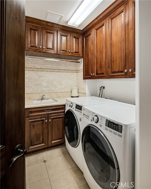 718 N Poinsettia Avenue, Manhattan Beach CA: https://media.crmls.org/medias/e55fb39d-e14f-4540-8d11-88dab4ee4bc8.jpg
