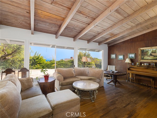 5046 Range Horse Lane, Rolling Hills Estates CA: https://media.crmls.org/medias/e55ff586-5308-43a5-8b6c-dcce13508be3.jpg