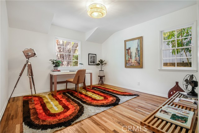 4295 Canoga Avenue, Woodland Hills CA: https://media.crmls.org/medias/e560ade3-adb7-4712-a02a-793769496513.jpg