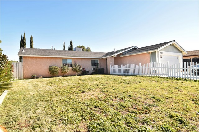 Detail Gallery Image 2 of 21 For 39334 Willowvale Rd, Palmdale,  CA 93551 - 3 Beds | 2 Baths