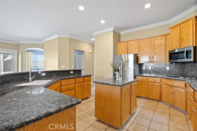 Detail Gallery Image 16 of 38 For 9600 Lake Superior Dr, Bakersfield,  CA 93312 - 4 Beds | 3/1 Baths