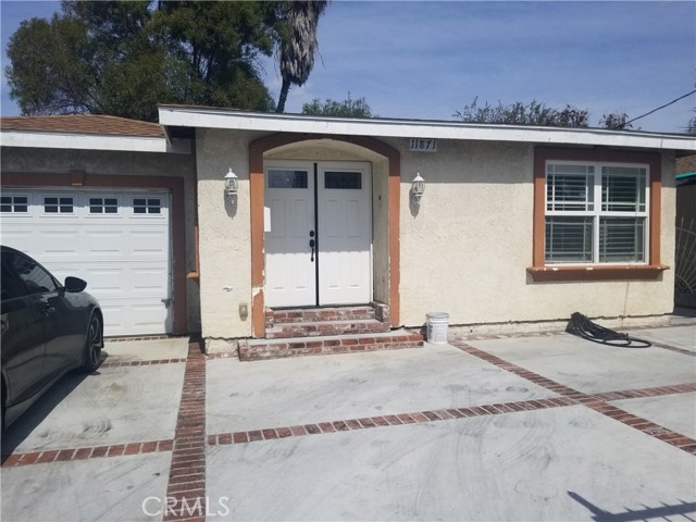 11871 162nd, Norwalk CA: https://media.crmls.org/medias/e56181db-de6d-414c-93a6-5b0031beb48e.jpg