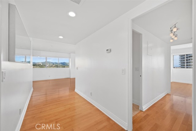 Detail Gallery Image 5 of 30 For 10701 Wilshire Blvd #1501,  Los Angeles,  CA 90024 - 2 Beds | 2 Baths