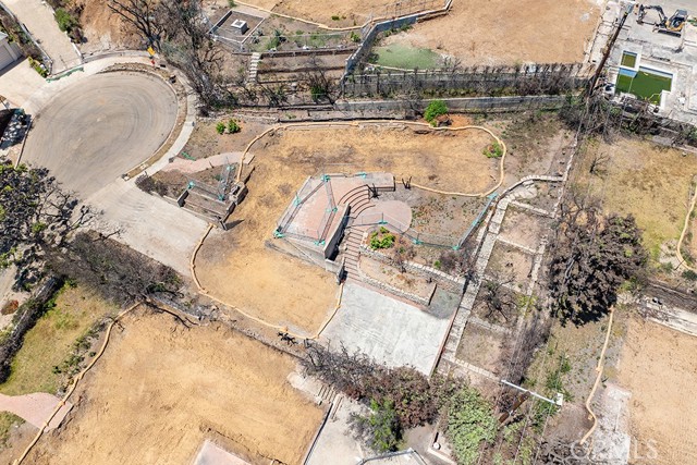 15475 Albright Street, Pacific Palisades CA: https://media.crmls.org/medias/e5621c25-8a96-48fc-ae8f-8a0633c6f4c2.jpg