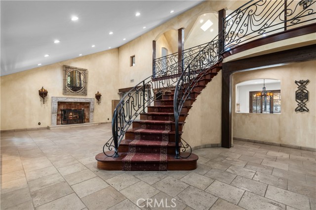 19613 Hiawatha Street, Chatsworth CA: https://media.crmls.org/medias/e5628425-9332-4f98-bece-ada8208f484a.jpg