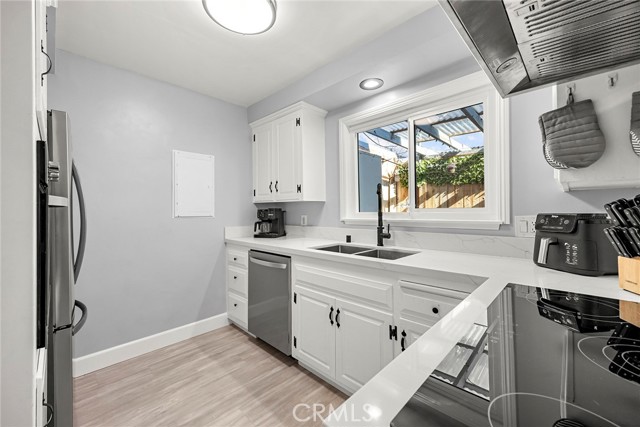 Detail Gallery Image 11 of 29 For 313 N Acacia #C, Fullerton,  CA 92831 - 2 Beds | 1/1 Baths