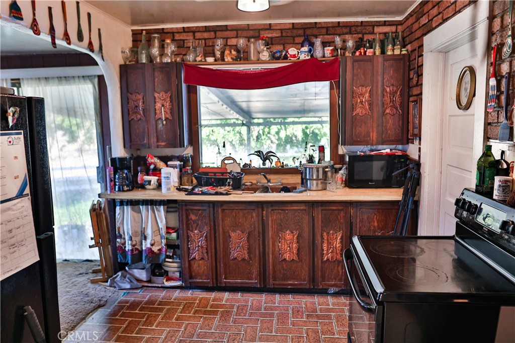https://media.crmls.org/medias/e56338b1-34b3-4736-b3bc-36ca5d802921.jpg?preset=X-Large
