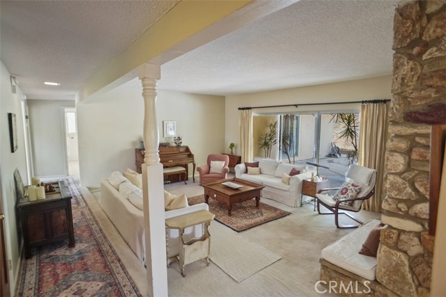 Detail Gallery Image 2 of 32 For 615 Camino Verde, Thousand Oaks,  CA 91360 - 4 Beds | 2 Baths