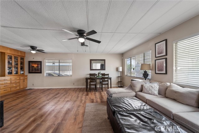 Detail Gallery Image 9 of 49 For 853 S Palm Ave, Hemet,  CA 92543 - 2 Beds | 2 Baths
