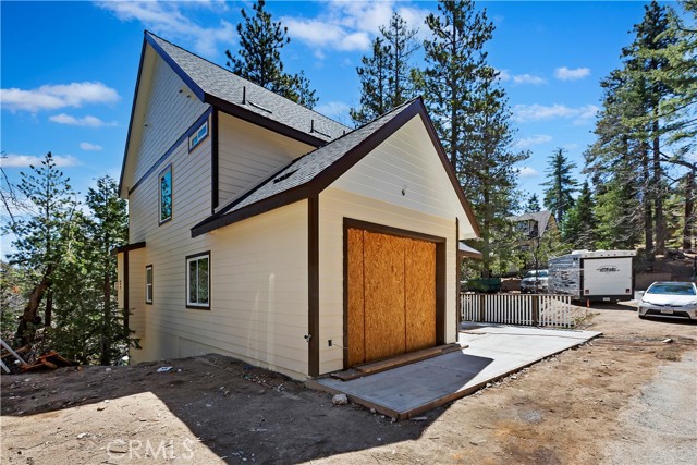 Detail Gallery Image 4 of 22 For 370 Auburn Dr, Lake Arrowhead,  CA 92391 - 3 Beds | 2/1 Baths