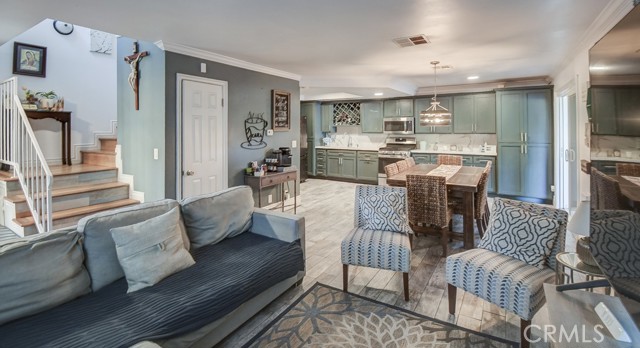 2119 W Edinger UNIT A, Santa Ana CA: https://media.crmls.org/medias/e56438f2-6aab-4cf3-814f-faef5760ab3b.jpg