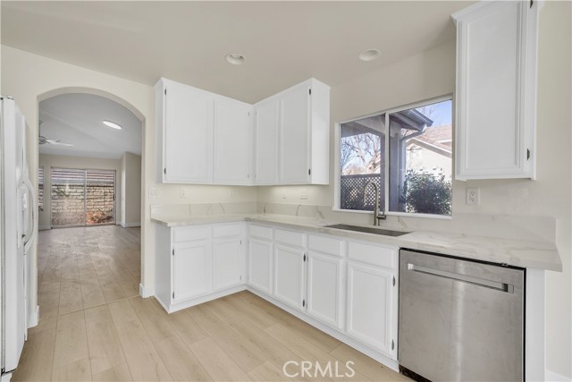 Detail Gallery Image 30 of 49 For 2053 Laurelwood Ave, Simi Valley,  CA 93063 - 2 Beds | 2/1 Baths