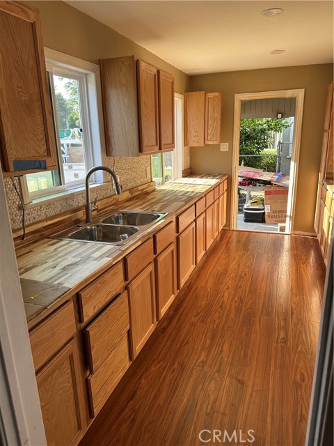 Detail Gallery Image 8 of 23 For 12122 Utah, South Gate,  CA 90280 - 2 Beds | 1 Baths