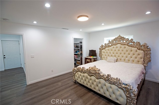 Detail Gallery Image 13 of 21 For 8322 Vista Del Rosa St, Downey,  CA 90240 - 5 Beds | 3 Baths