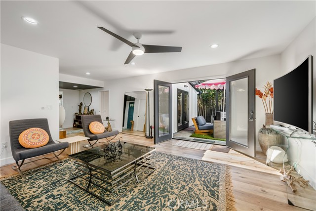 Detail Gallery Image 3 of 53 For 7213 E Lanai St, Long Beach,  CA 90808 - 4 Beds | 2 Baths