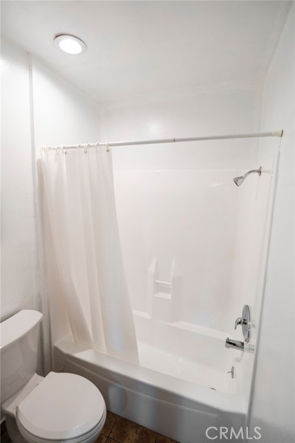 1517 E Garfield Avenue, Glendale CA: https://media.crmls.org/medias/e5685883-59da-40c0-ac82-412e42bb194d.jpg