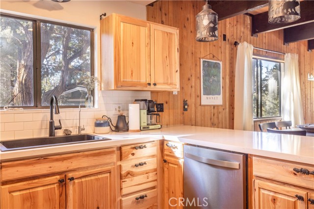 Detail Gallery Image 24 of 61 For 912 Bear Mountain Rd, Big Bear City,  CA 92314 - 3 Beds | 2 Baths