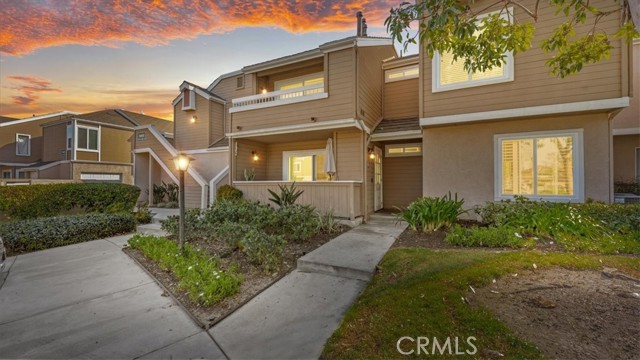 Front Image Thumbnail for CRDW26051479