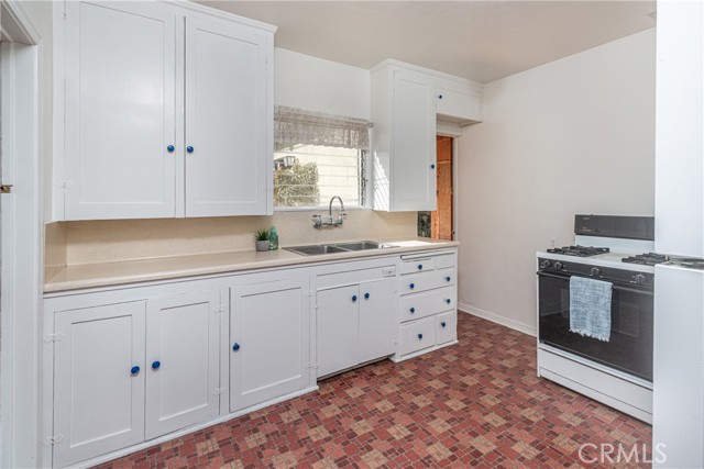 Detail Gallery Image 9 of 35 For 427 S Orchard, Burbank,  CA 91506 - 2 Beds | 1/1 Baths