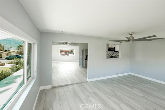 54055 Avenida Velasco, La Quinta CA: https://media.crmls.org/medias/e56a3feb-7f43-425e-a8ef-87b241c378bd.jpg