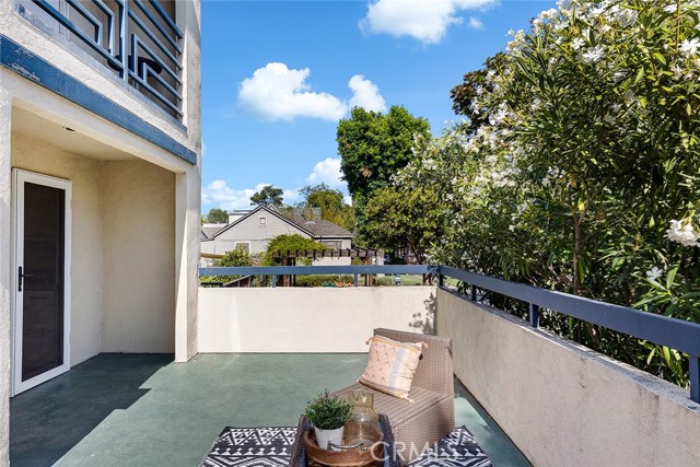 1018 Magnolia Street, South Pasadena CA: https://media.crmls.org/medias/e56aec99-7a23-4e32-9889-5e39cfcd63c5.jpg