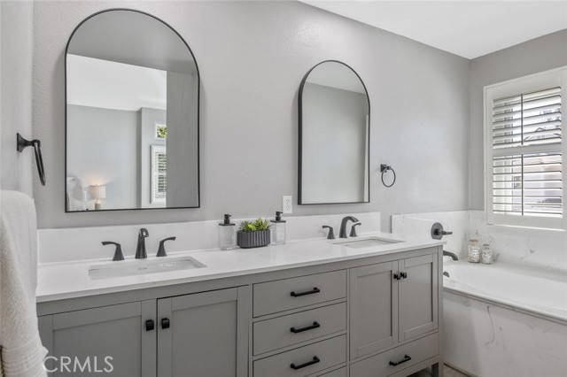 Detail Gallery Image 27 of 38 For 5682 Starwood Ct, Westlake Village,  CA 91362 - 3 Beds | 3 Baths