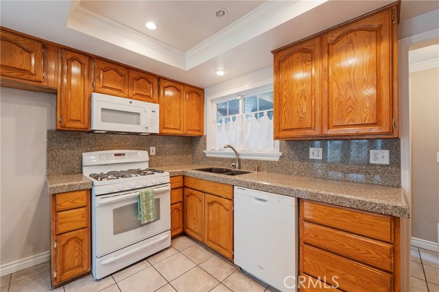 Detail Gallery Image 8 of 28 For 7041 Heil Ave, Huntington Beach,  CA 92647 - 3 Beds | 2 Baths
