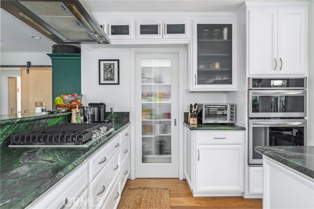 Detail Gallery Image 7 of 68 For 1933 Whittier Ave, Costa Mesa,  CA 92627 - 4 Beds | 2 Baths