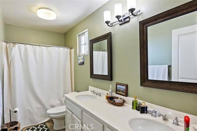 11884 Mariposa Bay Lane, Porter Ranch CA: https://media.crmls.org/medias/e56ce954-8c8e-4f57-bb6d-a78a5ca173c6.jpg