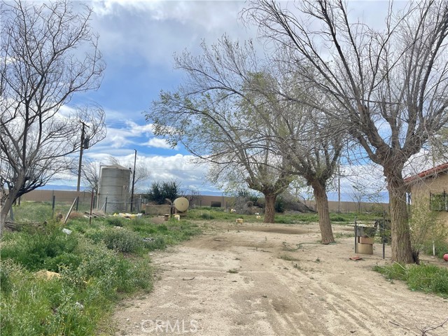 Detail Gallery Image 7 of 15 For 15981 Gaskell Rd, Rosamond,  CA 93560 - 4 Beds | 1 Baths