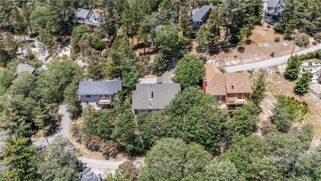 765 Del Norte Lane, Lake Arrowhead CA: https://media.crmls.org/medias/e56d54d8-73c6-4d07-8674-07a66d484ea1.jpg