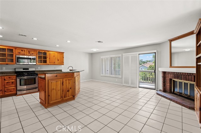 Detail Gallery Image 11 of 54 For 565 Ophir Cir, San Dimas,  CA 91773 - 2 Beds | 2 Baths