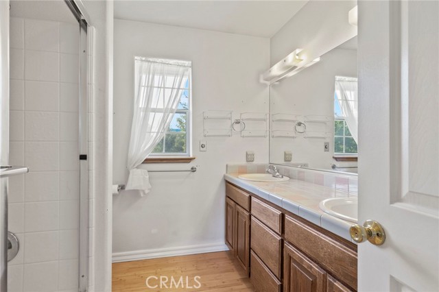 50711 Road 426, Oakhurst CA: https://media.crmls.org/medias/e56d992d-525f-4410-8df4-d39097ba37e7.jpg