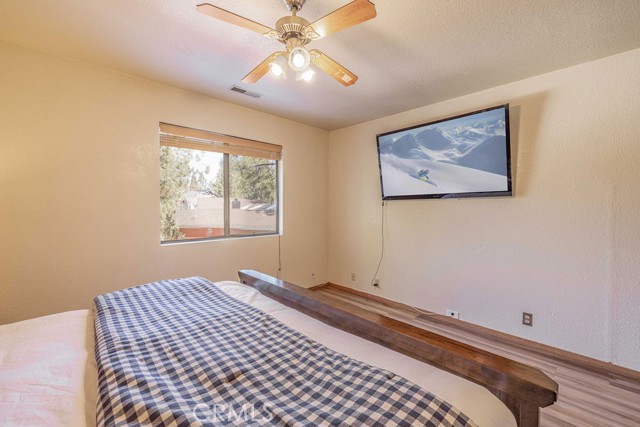 42756 Tannenbaum Platz, Big Bear Lake CA: https://media.crmls.org/medias/e56f2bb0-7eba-46e5-86bf-b5b5934c8580.jpg