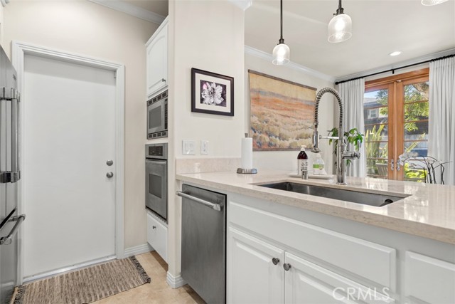 Detail Gallery Image 14 of 37 For 500 Goldenrod Ave, Corona Del Mar,  CA 92625 - 3 Beds | 2/1 Baths