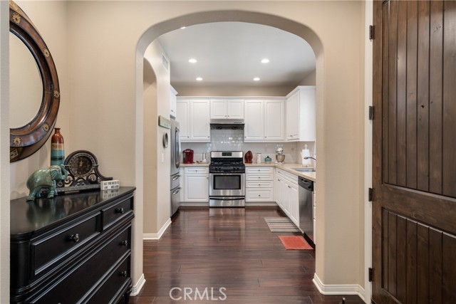 Detail Gallery Image 11 of 30 For 8395 Edgewood St, Chino,  CA 91708 - 3 Beds | 2/1 Baths