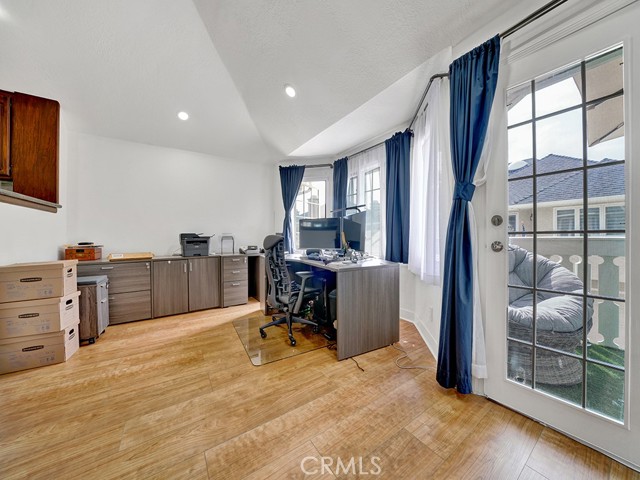 Detail Gallery Image 19 of 29 For 2463 Irvine Ave #B2,  Costa Mesa,  CA 92627 - 3 Beds | 2 Baths